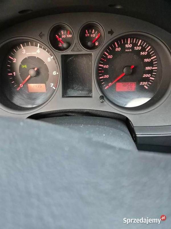 Używany Seat Ibiza 75 KM (55 kW) 2003 Czerwony Hatchback