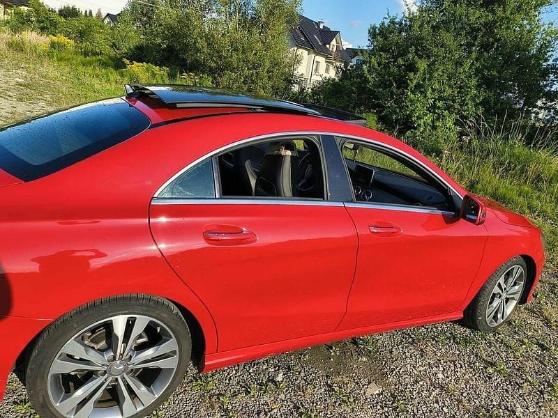 Czerwony Używany 2015 Mercedes CLA250 Sedan/Limuzyna | 53 000 zł (Dobra cena) - Obraz 1/4