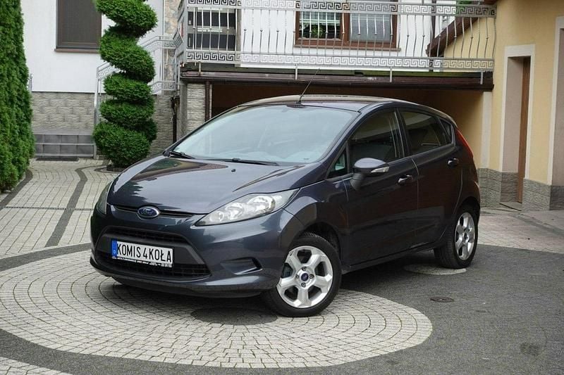 Używany Ford Fiesta 82 KM (60 kW) 2009 Inny (metalik) Hatchback