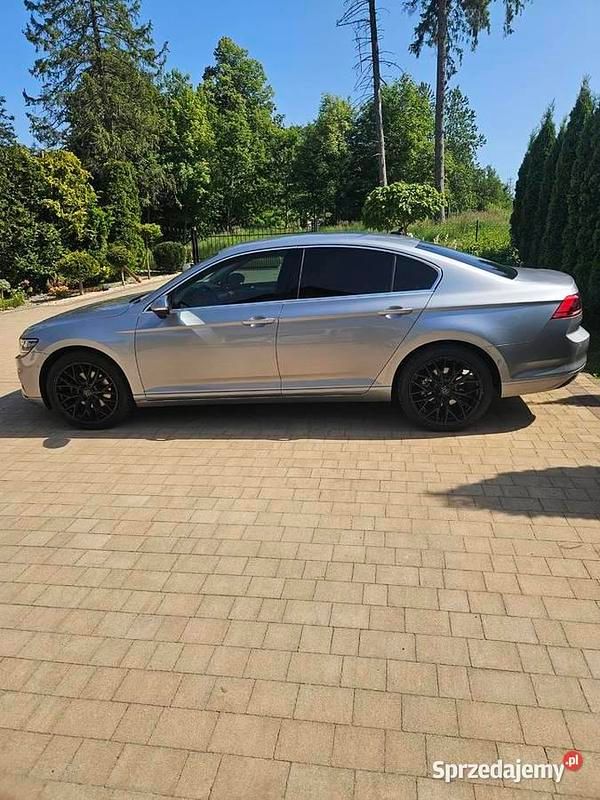 Srebrny Używany 2020 VW Passat Sedan/Limuzyna | 83 000 zł (Uczciwa cena) - Obraz 1/4