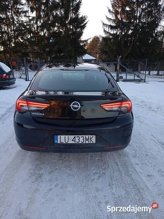 Używany Opel Insignia 136 KM (100 kW) 2019 Czarny Hatchback