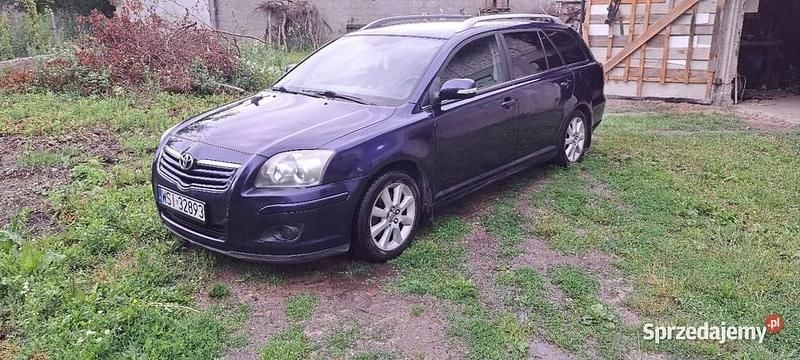 Używany Toyota Avensis T2 126 KM (92 kW) 2007 Granatowy Kombi