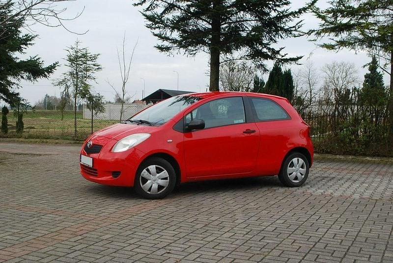 Czerwony Używany 2007 Toyota Yaris Hatchback | 8900 zł (Dość drogi) - Obraz 1/4