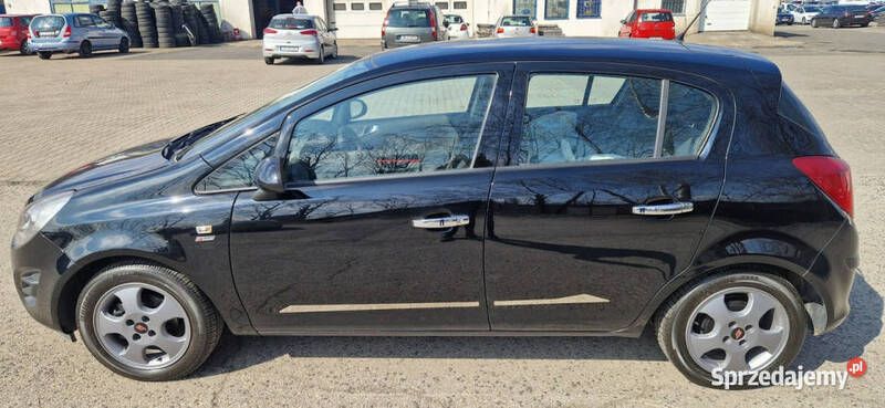 Czarny Używany 2013 Opel Corsa Hatchback | 26 900 zł - Obraz 1/3