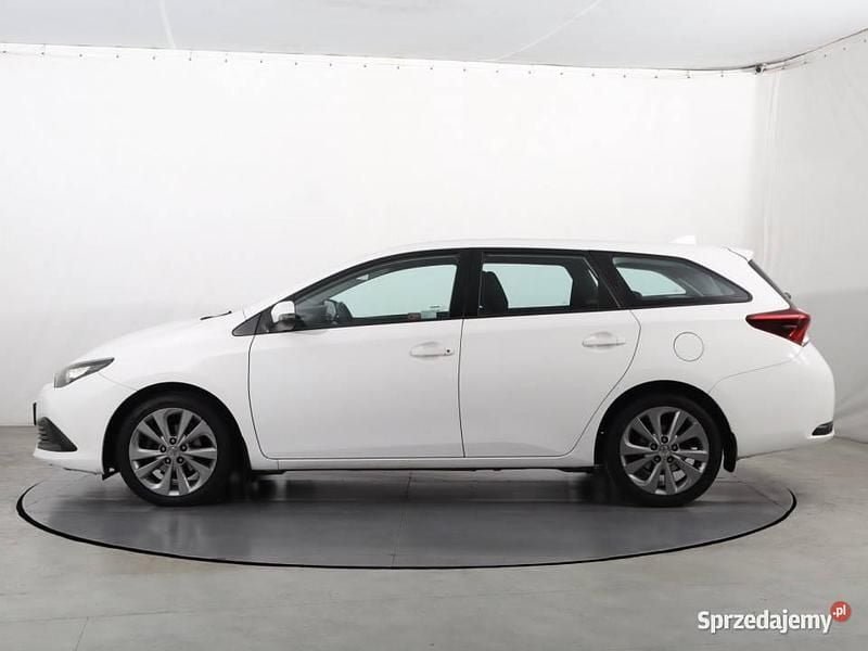 Używany Toyota Auris 132 KM (97 kW) 2018 Biały Kombi