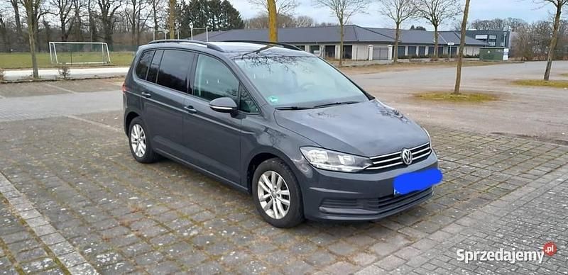 Używany VW Touran 150 KM (110 kW) 2017 Grafitowy Minivan