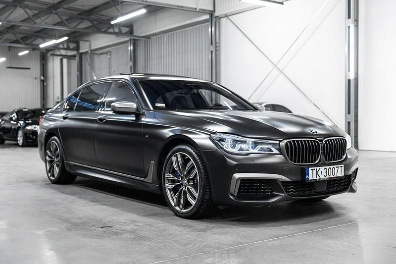 Używany BMW M760 M Sport 609 KM (447 kW) 2017 Czarny Sedan/Limuzyna