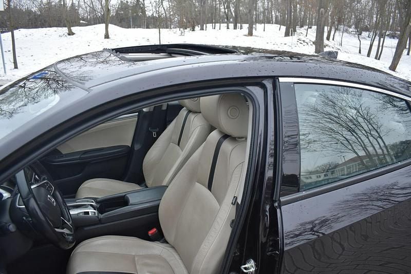 Używany Honda Civic 2017 Inny kolor Sedan/Limuzyna