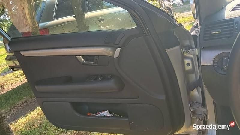 Srebrny Używany 2003 Audi A4 Kombi | 2000 zł (Super Cena) - Obraz 1/4