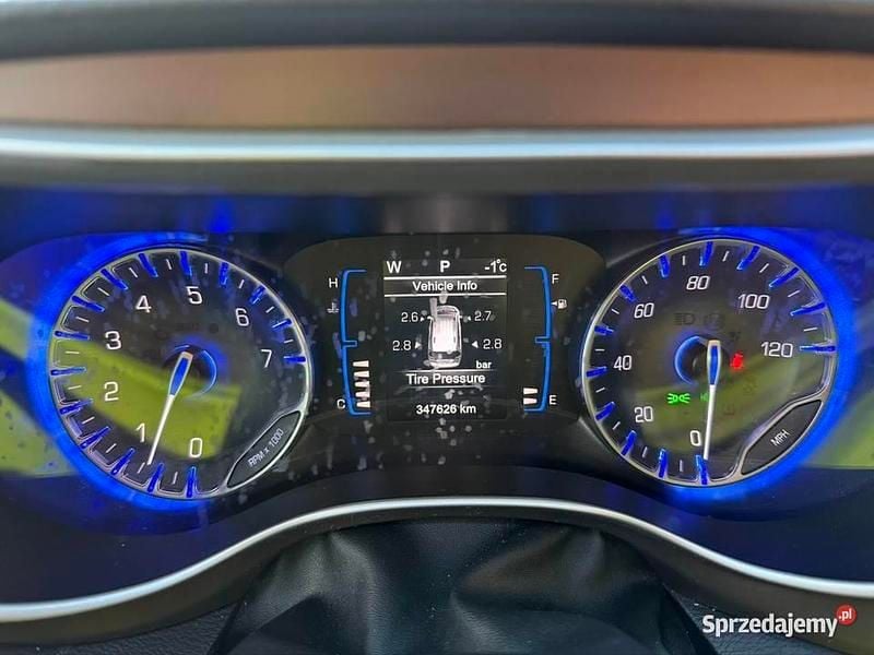 Używany Chrysler Pacifica 2017 Granatowy Minivan
