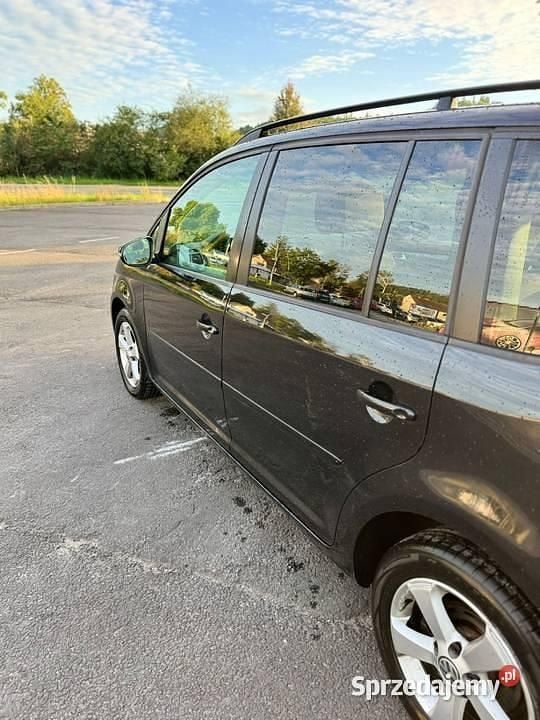 Używany VW Touran 2014 Czarny Minivan