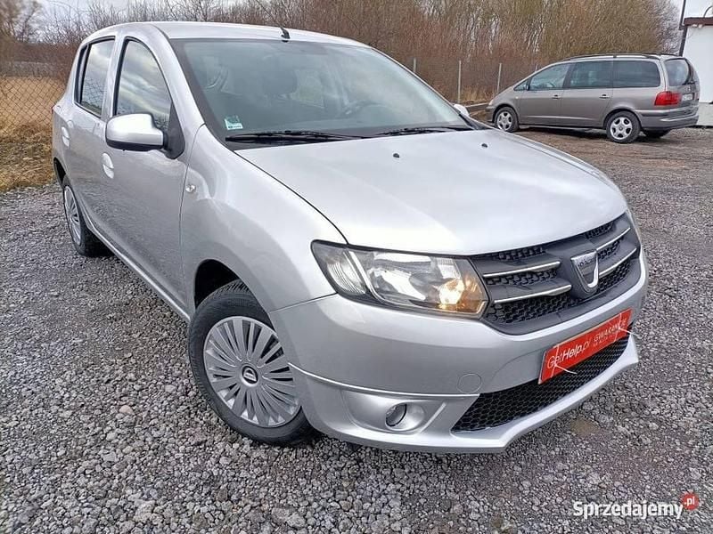 Używany Dacia Sandero 90 KM (66 kW) 2013 Srebrny Hatchback