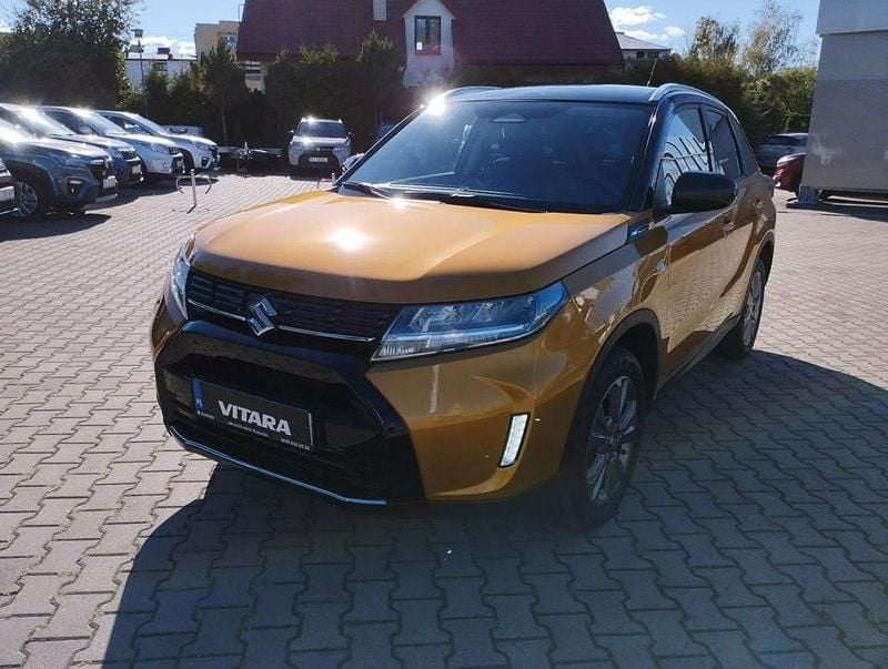 Używany Suzuki Vitara 129 KM (94 kW) 2025 Złoty SUV