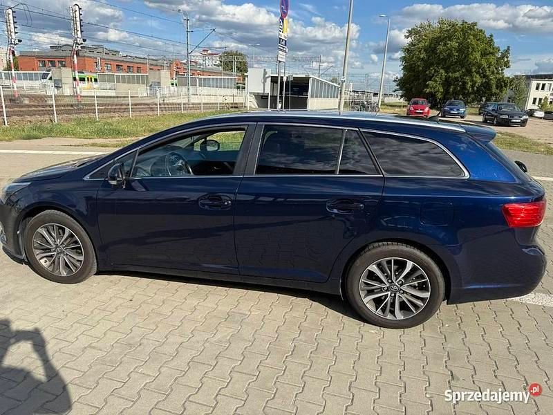 Używany Toyota Avensis 2012
