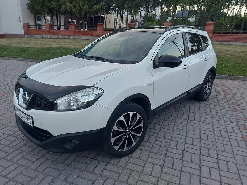 Biały Używany 2013 Nissan Qashqai +2 360º SUV | 34 900 zł (Uczciwa cena) - Obraz 1/4