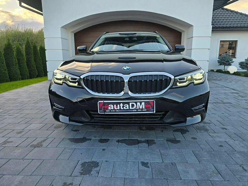 Używany BMW 330 Sport Line 256 KM (188 kW) 2019 Czarny Kombi