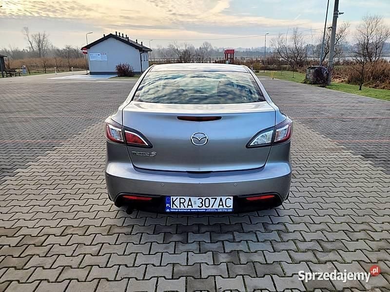 Używany Mazda 3 105 KM (77 kW) 2009 Srebrny Sedan/Limuzyna