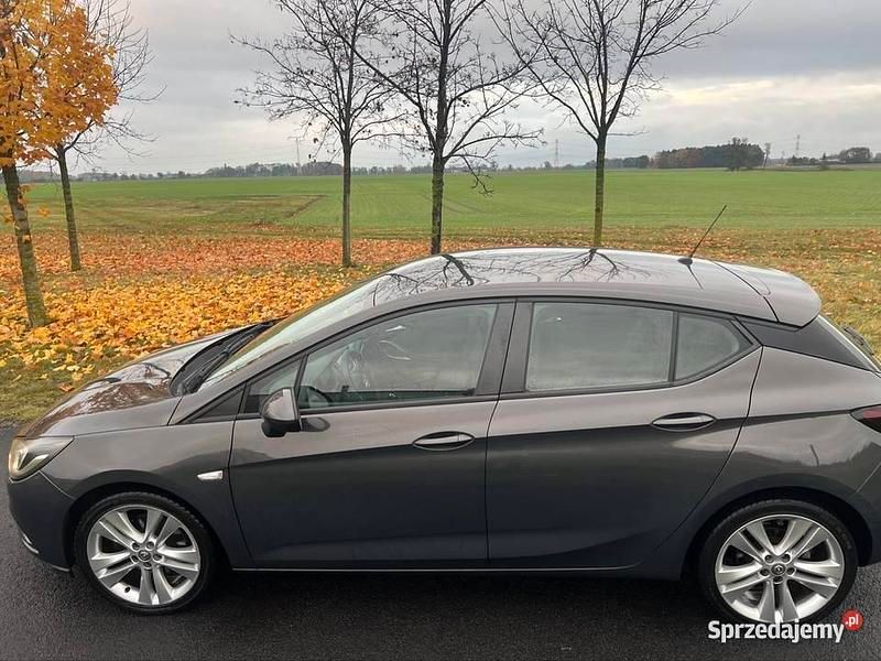 Używany Opel Astra 2015 Szary Hatchback