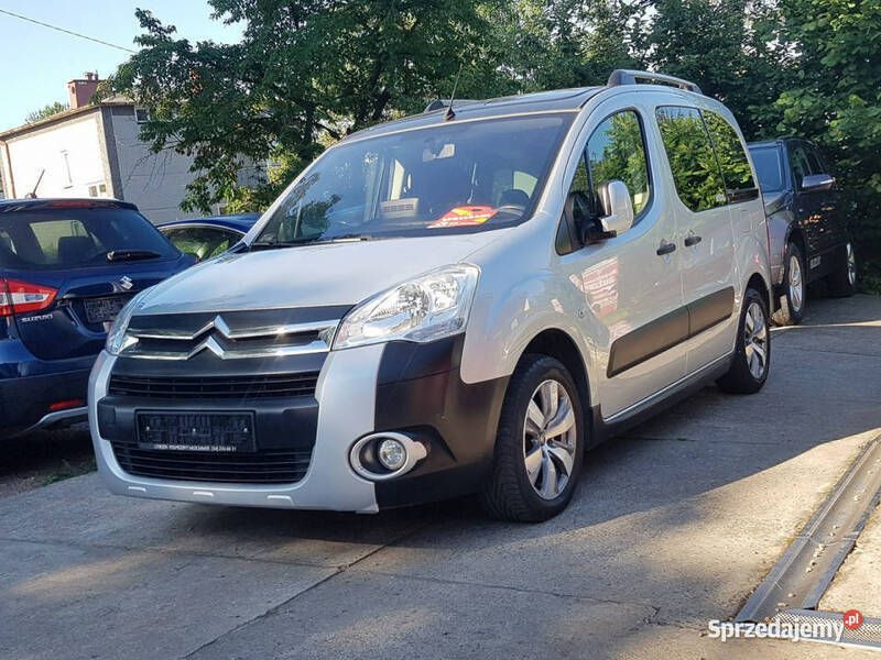 Szary Używany 2017 Citroën Berlingo Minivan | 49 700 zł (Dość drogi) - Obraz 1/4