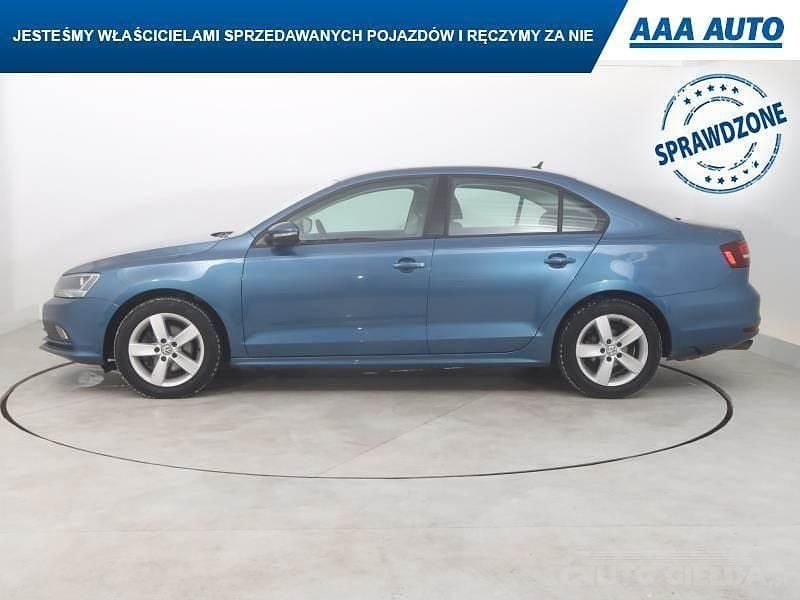 Używany VW Jetta 2017 Błękitny Sedan/Limuzyna