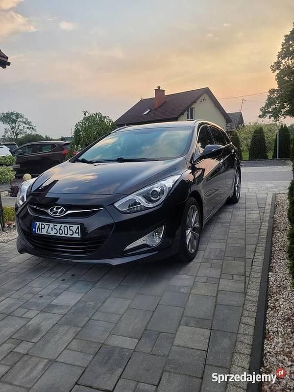 Czarny Używany 2015 Hyundai i40 Kombi | 38 000 zł (Uczciwa cena) - Obraz 1/4