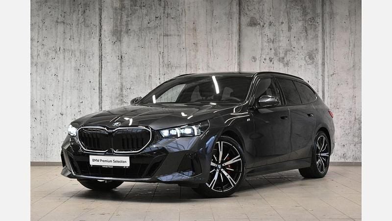 Używany BMW 520 Comfort Edition 197 KM (144 kW) 2025 Szary sophisto z brylantowym połyskiem metalizowany Kombi