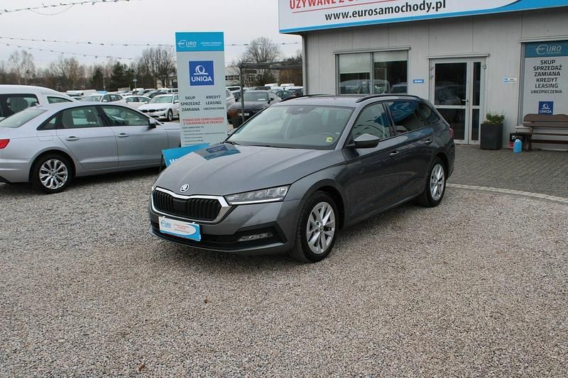 Szary (metalik) Używany 2022 Skoda Octavia Kombi | 56 829 zł (Super Cena) - Obraz 1/3