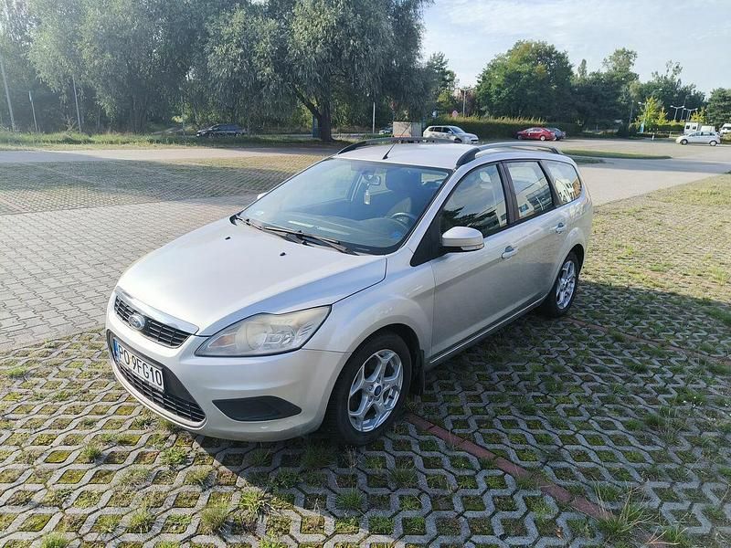 Srebrny Używany 2010 Ford Focus Kombi | 6900 zł (Uczciwa cena) - Obraz 1/4