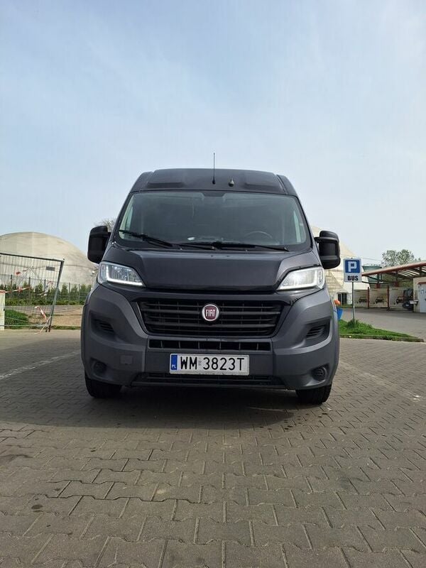 Czarny Używany 2017 Fiat Ducato Van | 110 000 zł - Obraz 1/4