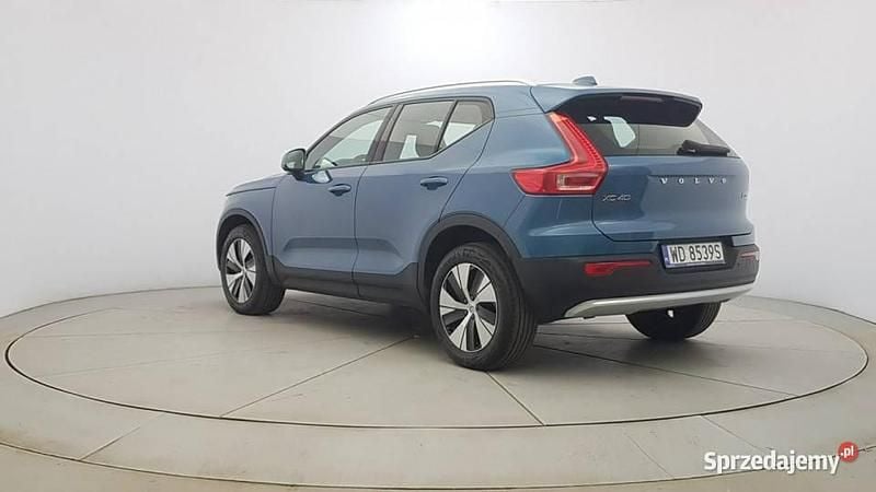 Używany Volvo XC40 Core 163 KM (119 kW) 2022 Niebieski SUV