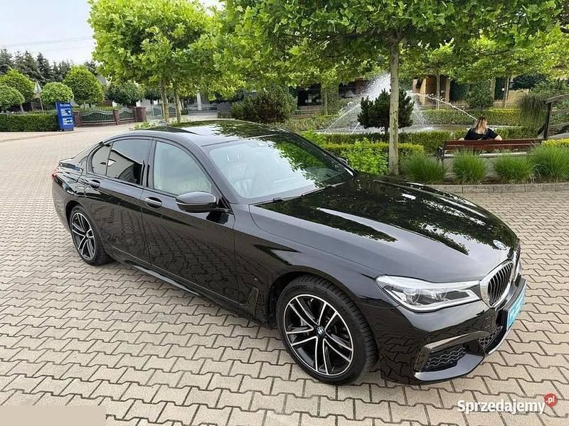 Czarny Używany 2018 BMW 315 iPerformance Hatchback | 129 900 zł - Obraz 1/4