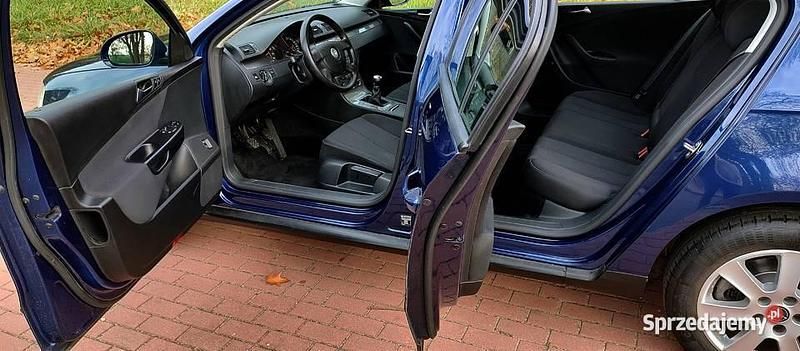 Używany VW Passat 2009 Niebieski Sedan/Limuzyna