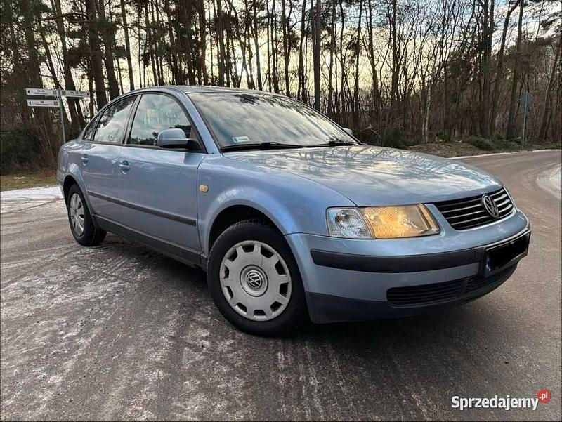 Niebieski Używany 1999 VW Passat Sedan/Limuzyna | 2700 zł (Uczciwa cena) - Obraz 1/4