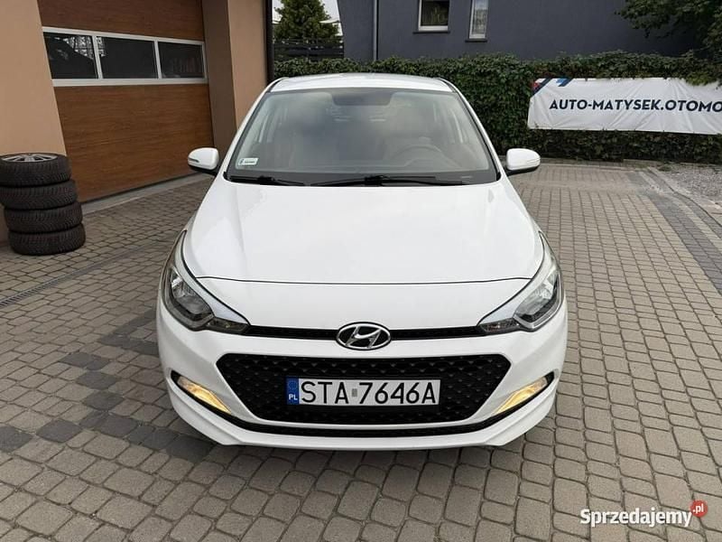 Biały Używany 2015 Hyundai i20 Active Hatchback | 28 900 zł (Uczciwa cena) - Obraz 1/4