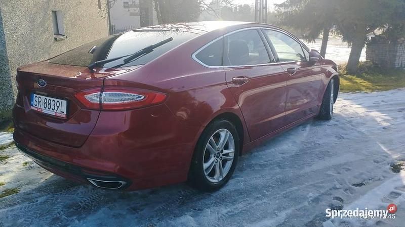 Używany Ford Mondeo 2014 Wiśniowy Hatchback