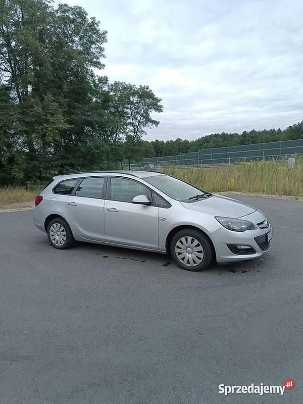Srebrny Używany 2013 Opel Astra Kombi | 16 600 zł (Uczciwa cena) - Obraz 1/4
