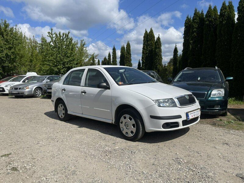 Biały Używany 2006 Skoda Fabia Sedan/Limuzyna | 3250 zł - Obraz 1/4