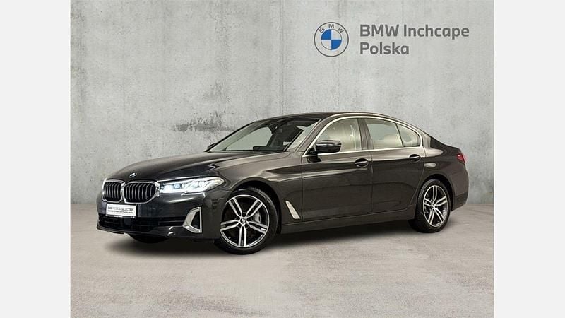 Sophisto grey brillant effect Używany 2022 BMW 530 Luxury Line Sedan/Limuzyna | 219 900 zł (Dość drogi) - Obraz 1/3