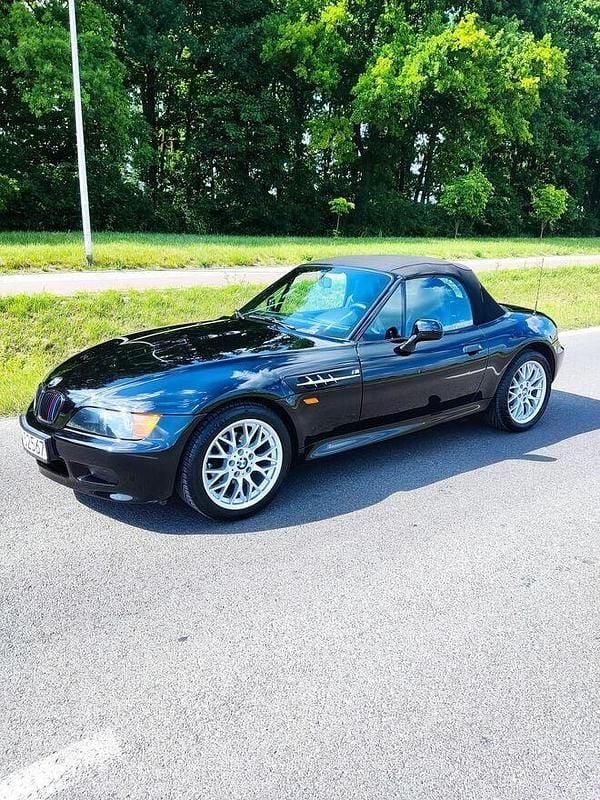 Czarny Używany 1998 BMW Z3 Kabriolet | 46 950 zł - Obraz 1/4