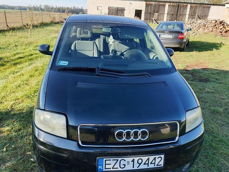Czarny Używany 2002 Audi A2 Hatchback | 8500 zł - Obraz 1/4