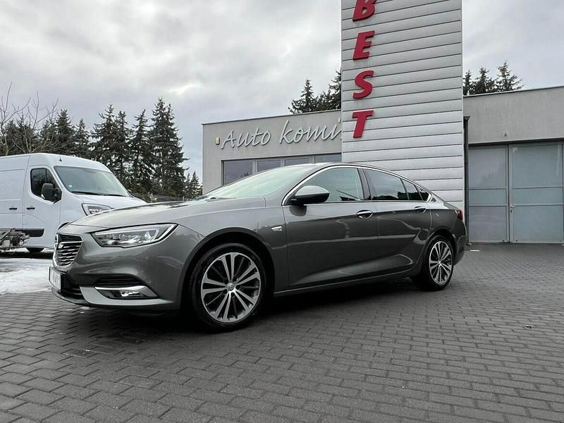 Używany Opel Insignia 210 KM (154 kW) 2018 Szary (metalik) Hatchback