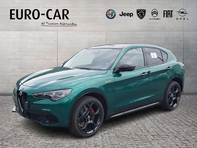 Lakier specjalny zielony montreal green Nowe 2025 Alfa Romeo Stelvio Veloce SUV | 267 165 zł - Obraz 1/4