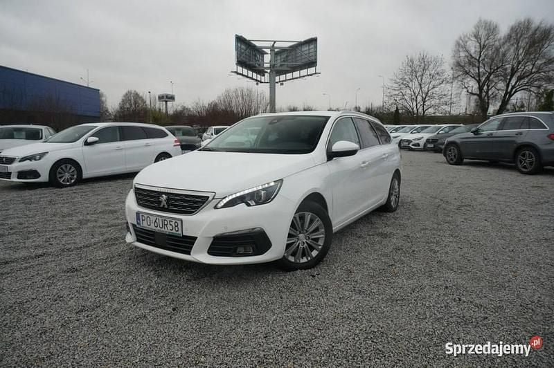 Biały Używany 2021 Peugeot 308 Allure Kombi | 42 400 zł (Uczciwa cena) - Obraz 1/4