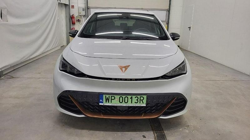 Używany Cupra Born e-Boost 169 kW (231 KM) 2022 Biały Hatchback