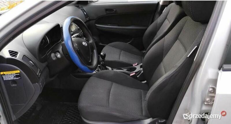 Używany Hyundai i30 Base 90 KM (66 kW) 2009 Srebrny Hatchback