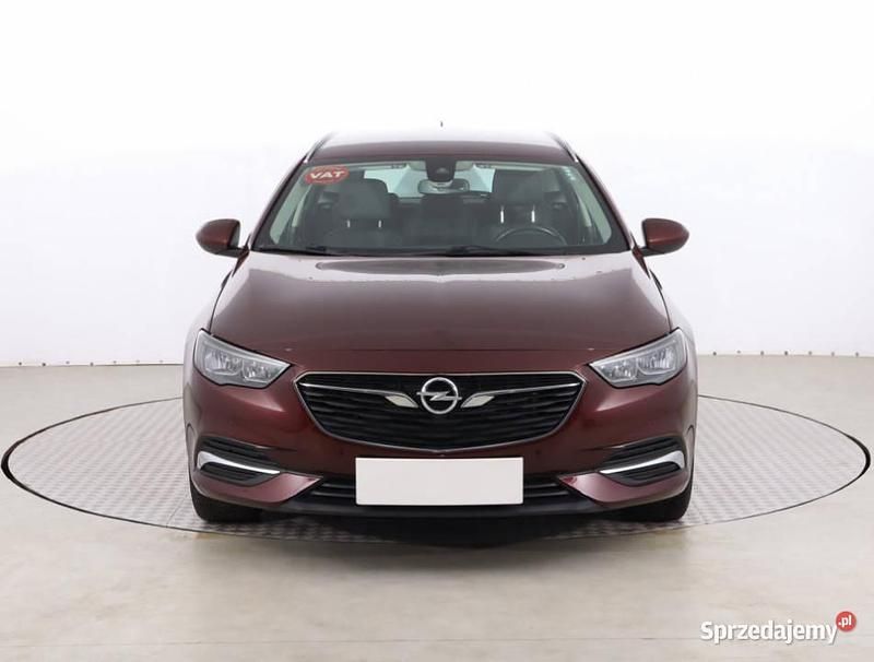 Bordowy Używany 2020 Opel Insignia Kombi | 62 999 zł (Uczciwa cena) - Obraz 1/4