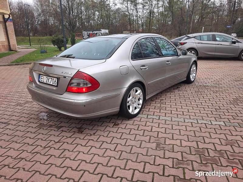 Używany 2007 Mercedes E220 | 19 500 zł - Obraz 1/4