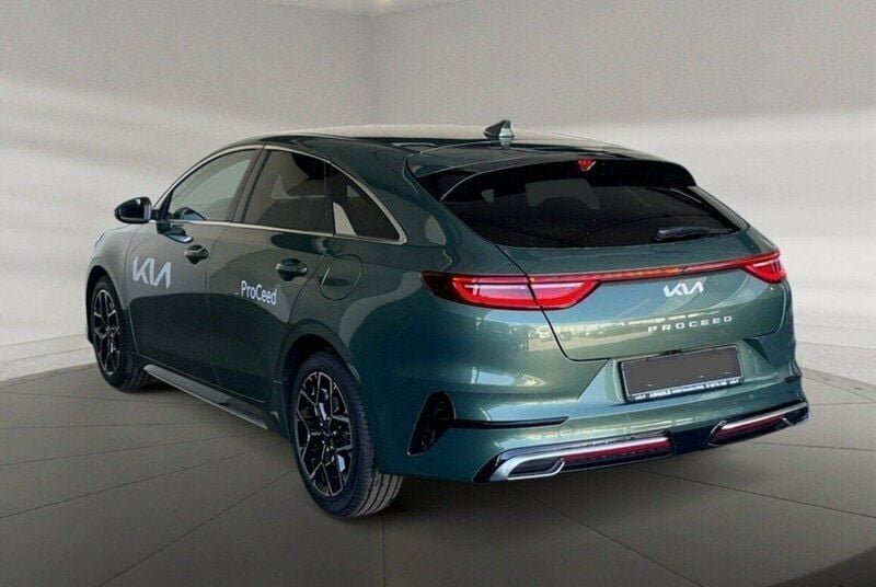 Używany Kia ProCeed GT-Line 140 KM (102 kW) 2024 Zielony Hatchback