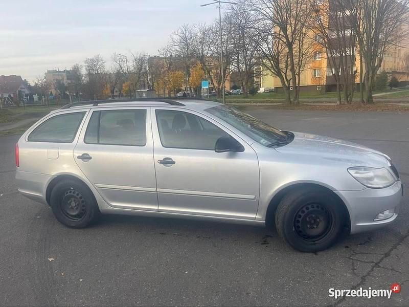Używany Skoda Octavia 2012 Srebrny Kombi