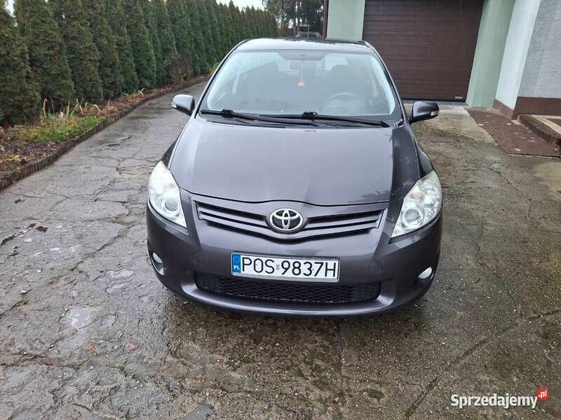 Używany 2011 Toyota Auris | 13 000 zł (Super Cena) - Obraz 1/4